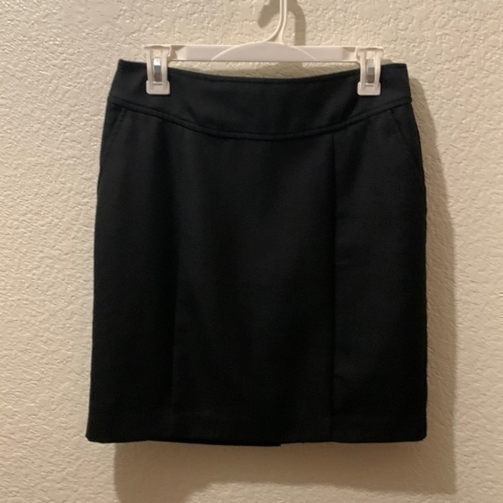 Banana Republic black skirt with pockets